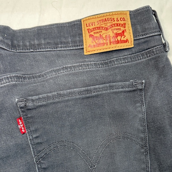 Levi's Women's Charcoal Straight Leg Jeans - Picture 4 of 4